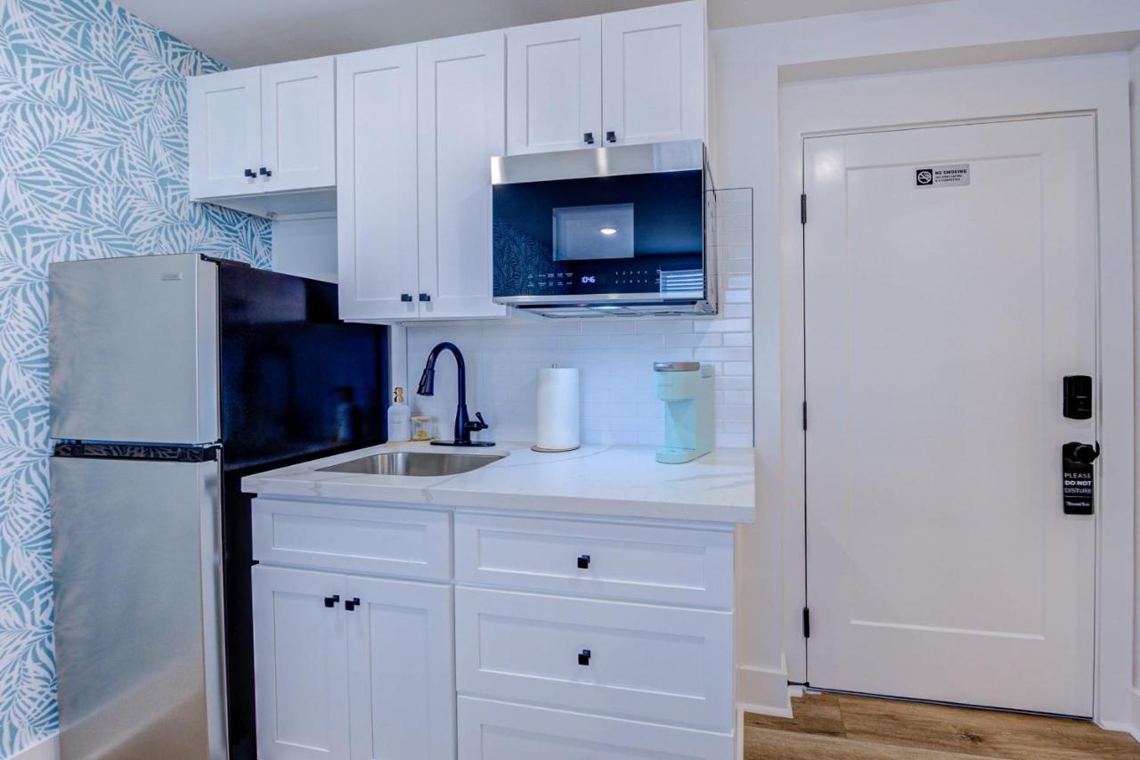 Midnight Tropics Studio Apartment Galveston Ngoại thất bức ảnh