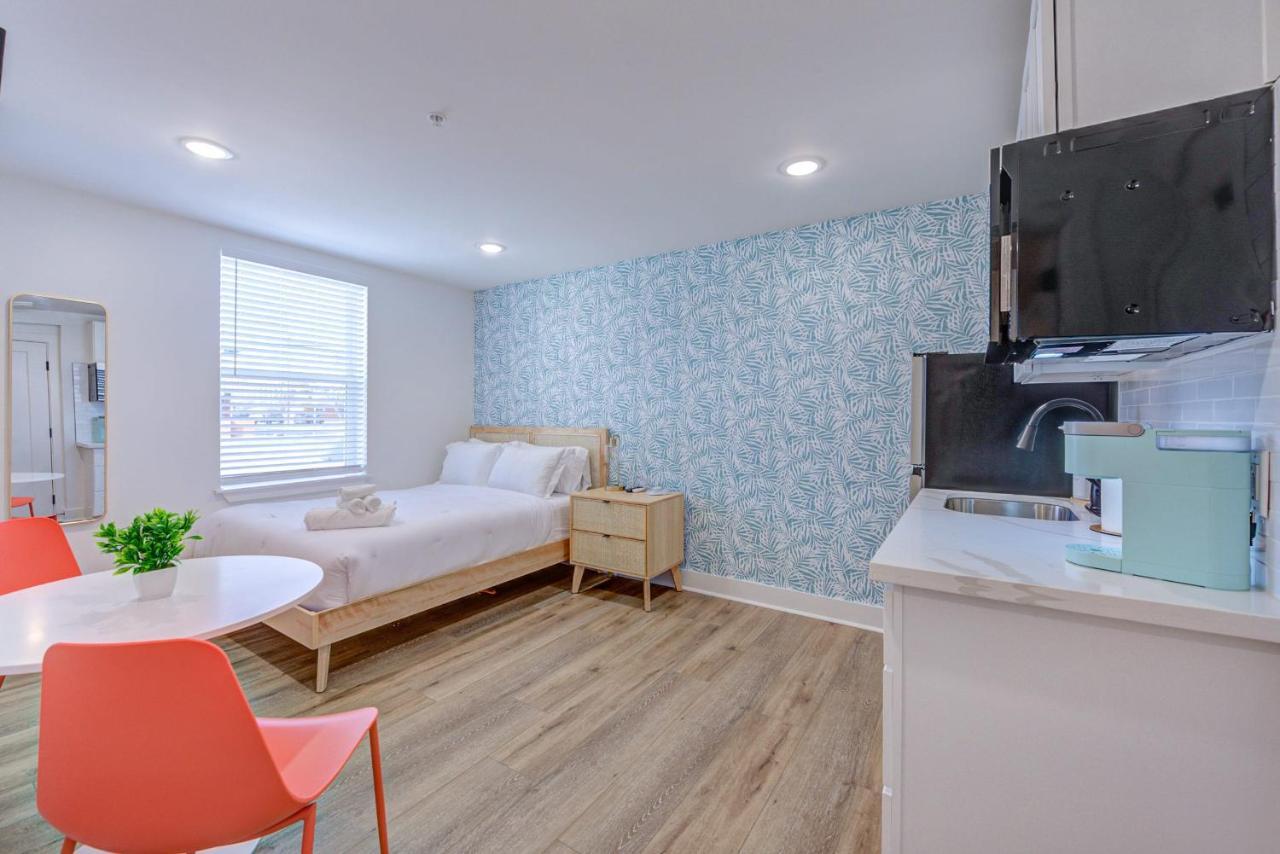 Midnight Tropics Studio Apartment Galveston Ngoại thất bức ảnh
